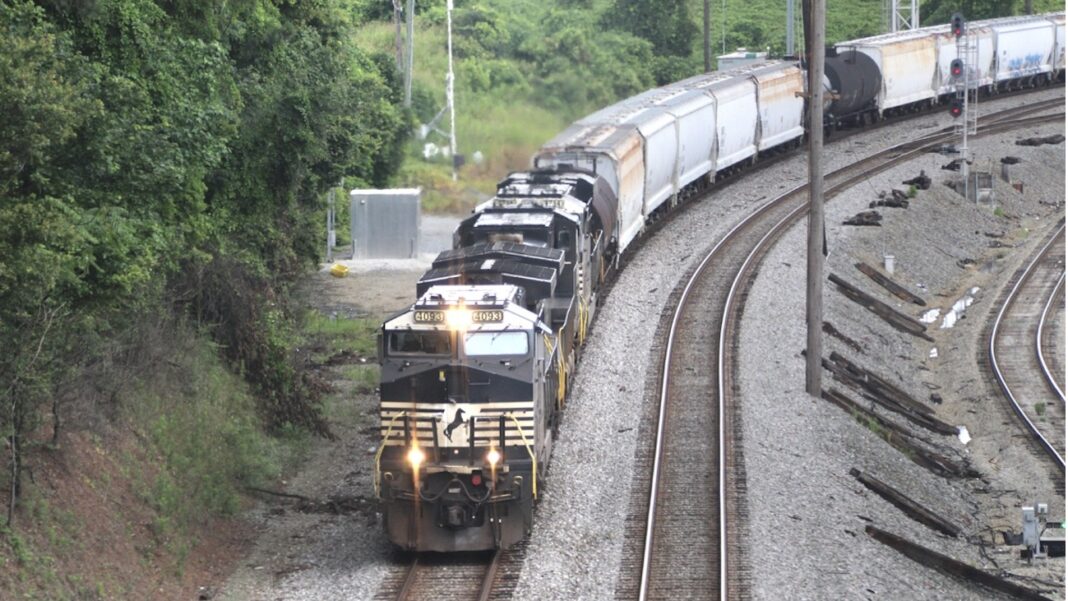 Norfolk Southern’s earnings rise with volume gains Norfolk Southern’s earnings rise with volume gains
