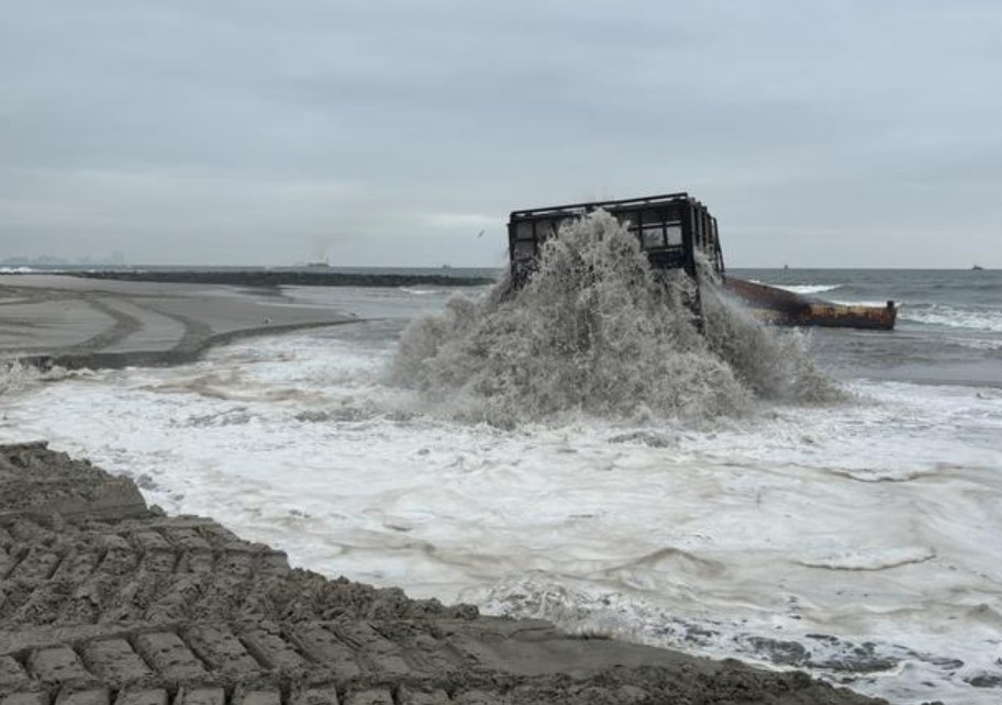 Ocean City beach nourishment: Dredger Illinois begins sand pumping operations Ocean City beach nourishment: Dredger Illinois begins sand pumping operations