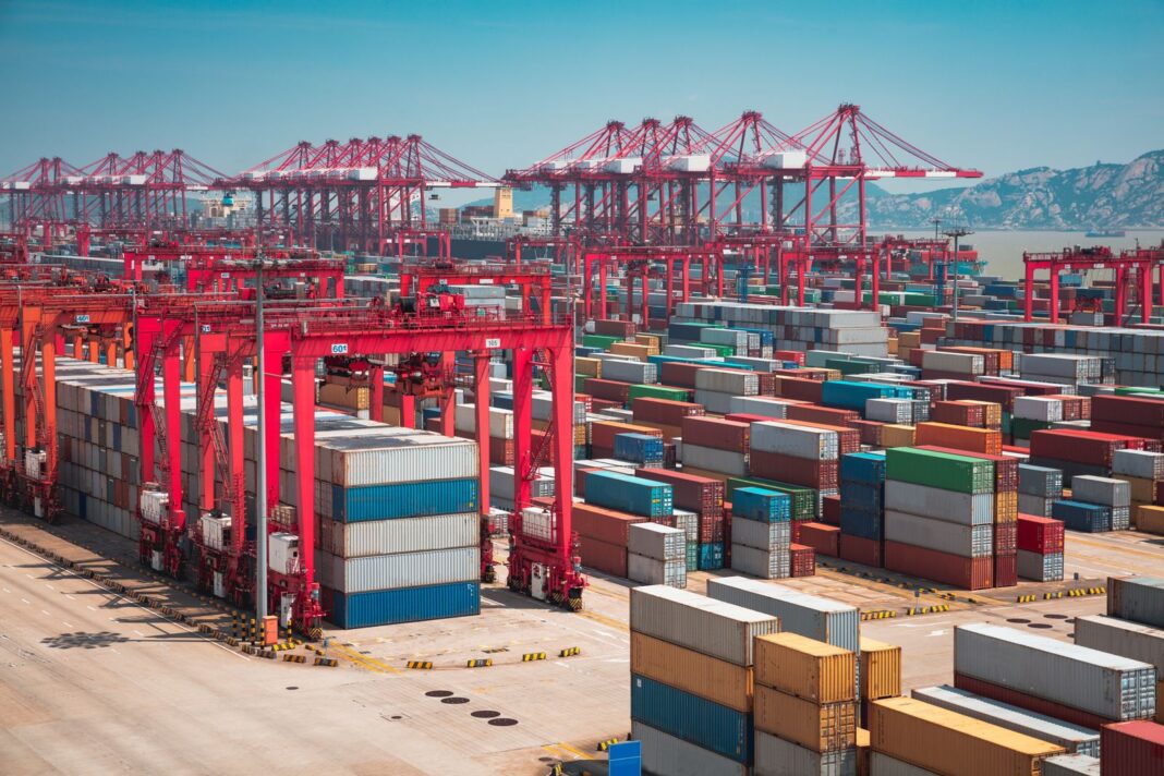 Ocean carriers ride rocketing Asia-Europe rate hikes Journal of Commerce Logo