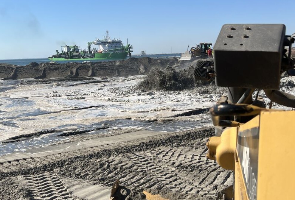 PHOTO OF THE DAY: TSHD Congo River busy on DEME’s Abu Qir project PHOTO OF THE DAY: TSHD Congo River busy on DEME's Abu Qir project