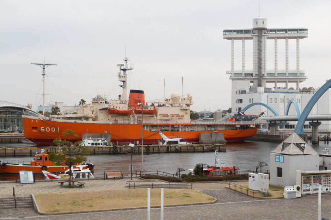 Port of Nagoya plans deeper berths and new cranes Port of Nagoya plans deeper berths and new cranes