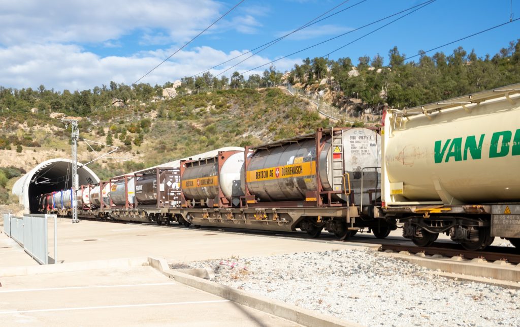 Spain–France freight traffic grows to all-time monthly high on Perthus railway
