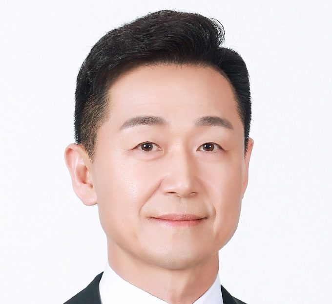 Yong Ho Lee, President & CEO of LX Pantos