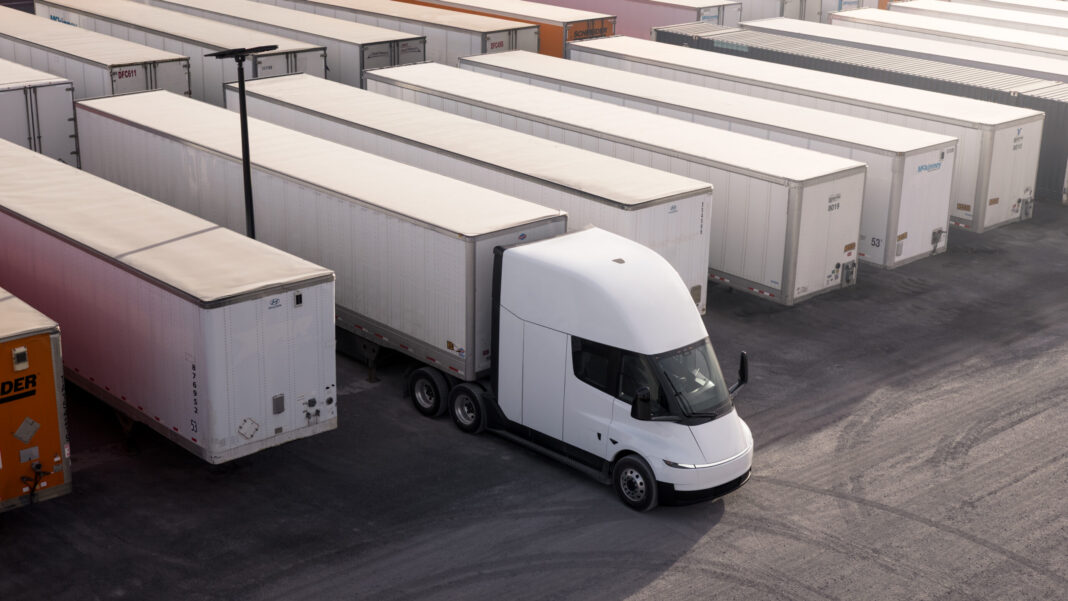 Tesla, Paper Transport partner on electric semi evaluation in Chicago Tesla, Paper Transport partner on electric semi evaluation in Chicago