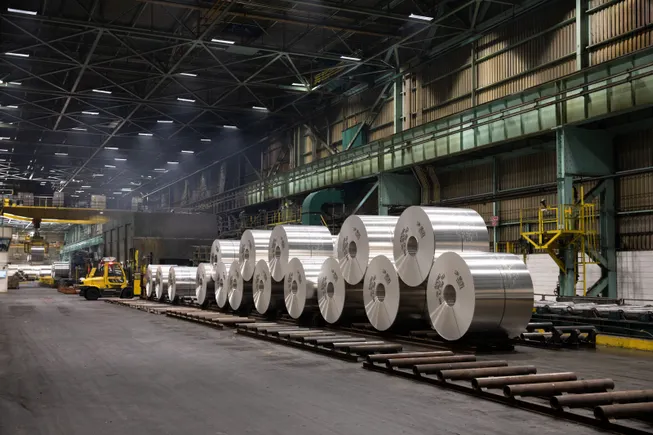 Trump offers to cut aluminum tariffs in half for onshoring promises Trump offers to cut aluminum tariffs in half for onshoring promises