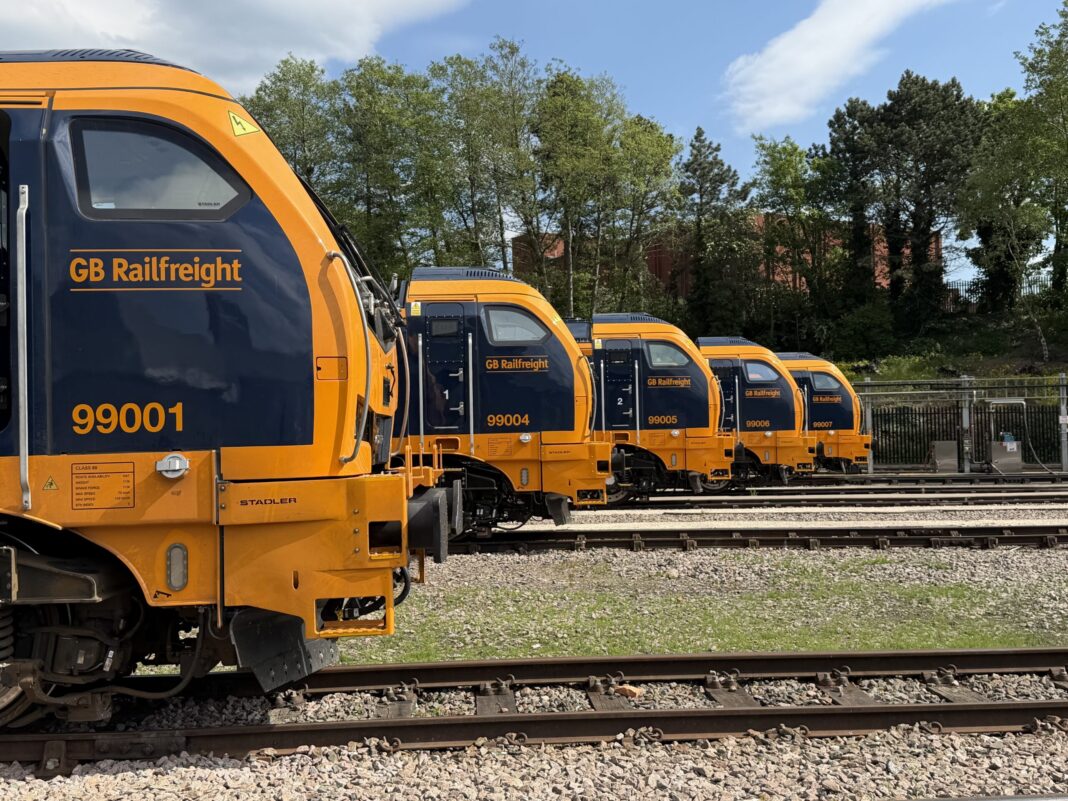UK report: not battery locomotives, but electrification to benefit rail freight
