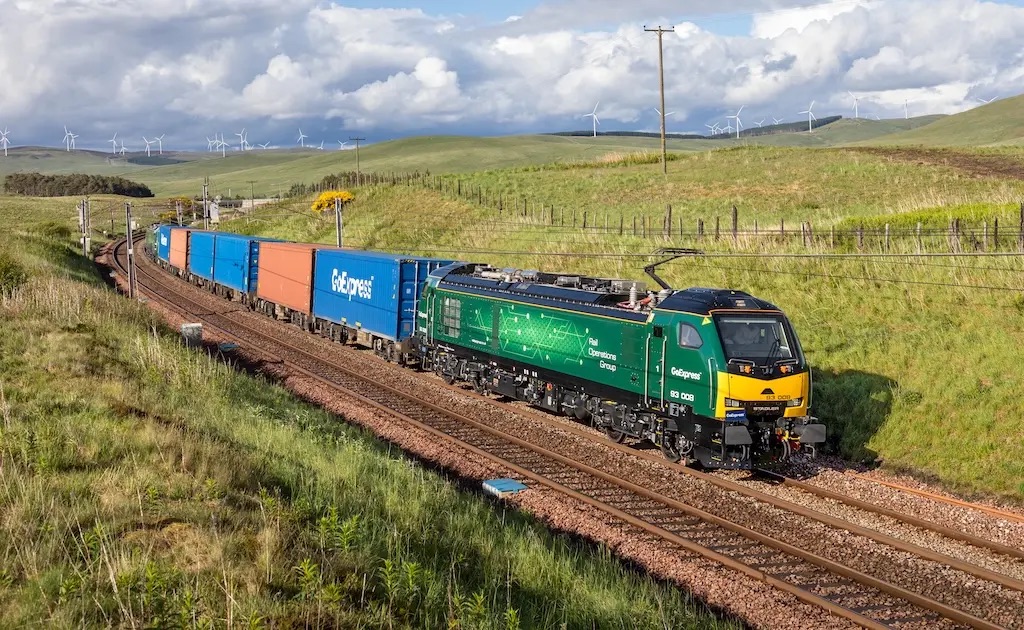 UK start-up GoExpress completes successful commercial high-speed freight trial UK start-up GoExpress completes successful commercial high-speed freight trial