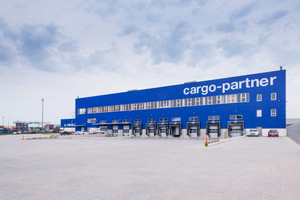 cargo-partner and Nippon Express advance integration in Central Europe With modern iLogistics Centers in Bratislava and Dunajská Streda, cargo-partner Slovakia offers a total of 26,400 m² of warehouse space.